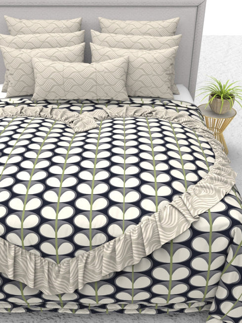 The White Moss Valentine Heart Winter comforter with 2 pillow covers